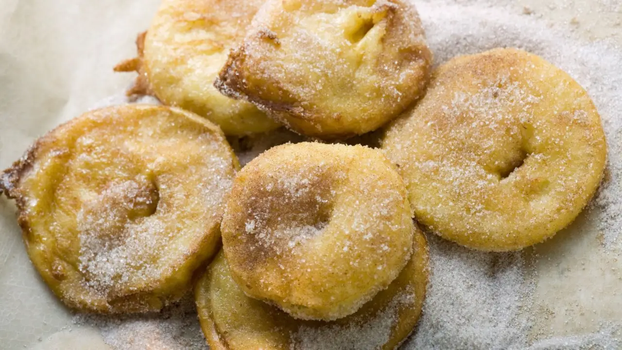 Frittelle di mele: la ricetta tradizionale che non può mancare