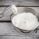 Come preparare la crema chantilly perfetta: ecco la ricetta