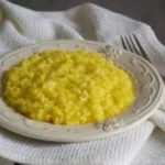Come preparare un risotto alla milanese perfetto: il trucco degli chef