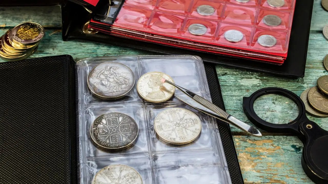 Non solo monete e francobolli: i nuovi oggetti da collezione