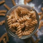 Come cuocere la pasta integrale senza farla spezzare? Il trucco giusto