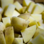 Non bollire mai le patate in questo modo: perdi gusto, nutrienti e consistenza