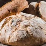 Come fare il pane in casa senza lievito: il segreto che sorprende tutti